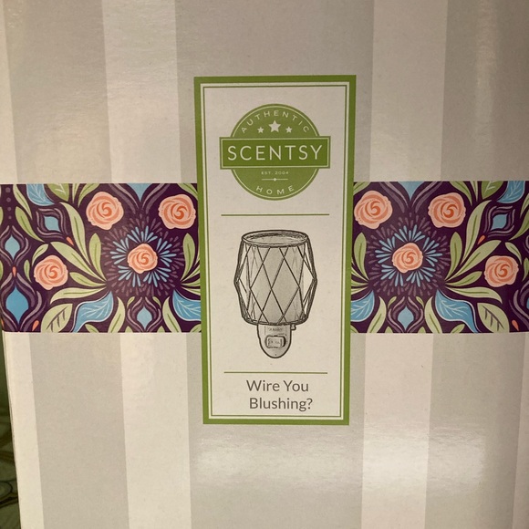 Scentsy mini warmer “why are you blushing” Brand new in box! - Picture 2 of 2